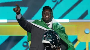 NEVER PLAYED A SNAP! The Eagles' FINAL Draft Pick Is a 306-Pound Nigerian ATHLETIC MARVEL — And His Story Will ABSOLUTELY BLOW YOUR MIND!